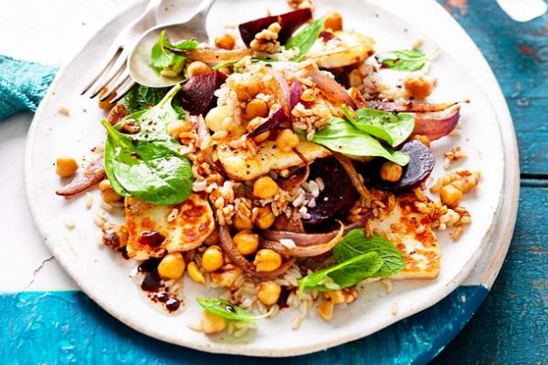 spicy-rote-bete-mit-gebratenem-halloumi-rezept,id=6724a466,b=lecker,w=610,cg=c